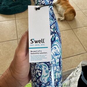 Lilly Pulitzer Swell Bottle